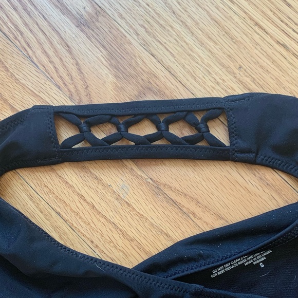 low cut black swim bottoms - Picture 2 of 2